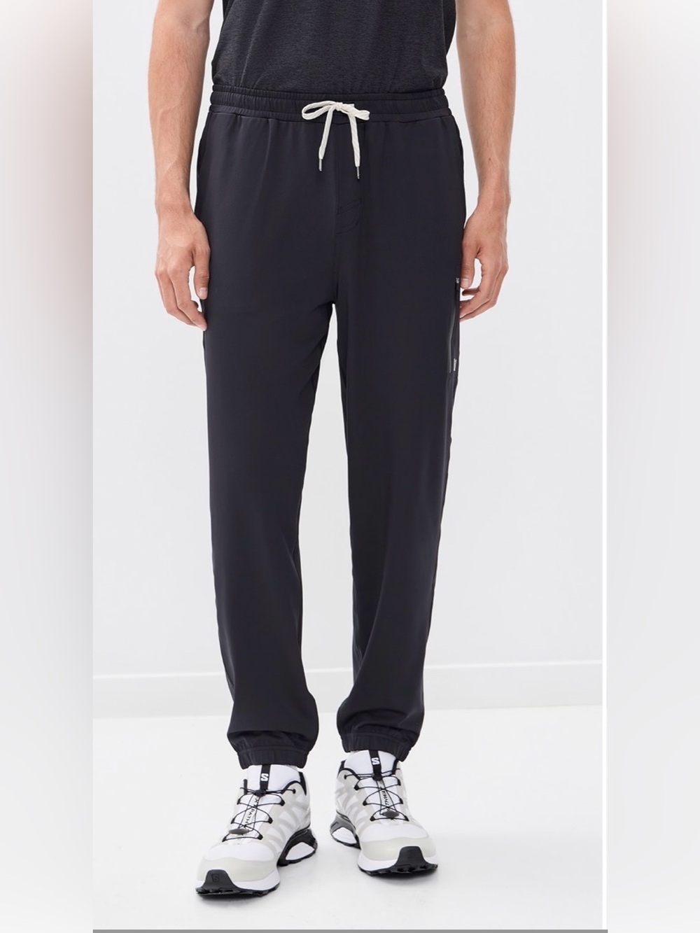 Vuori Sunday performance joggers in black color